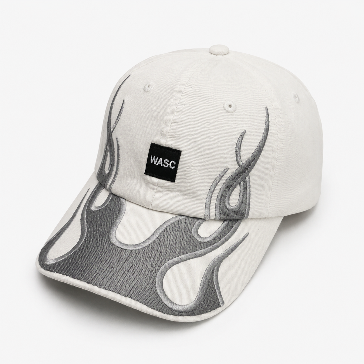 Couvre-Chef Blanc Et Gris Motif Flammes Brodé