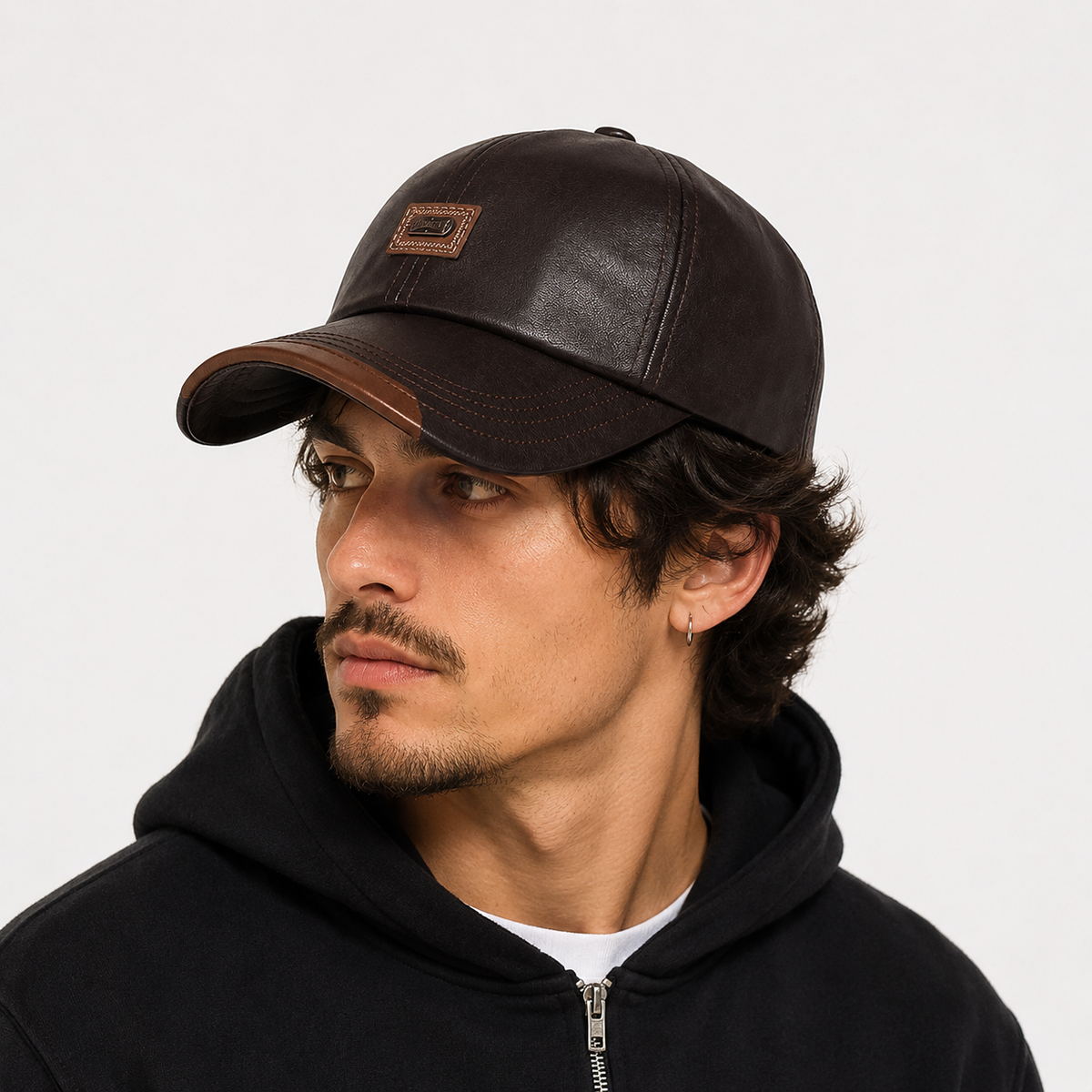 Casquette de baseball réglable en similicuir marron foncé à écusson