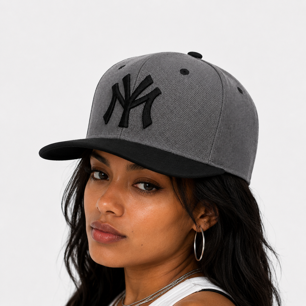 Casquette Snapback NY Grise Visière Noire Brodée