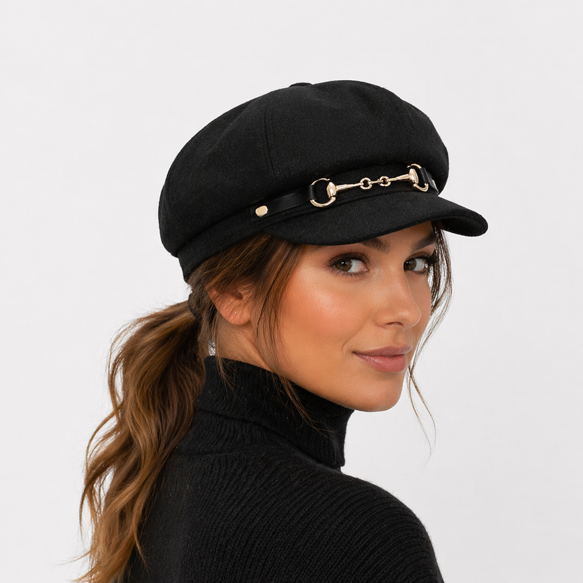 Couvre chef Noir avec embout métallique pour femme