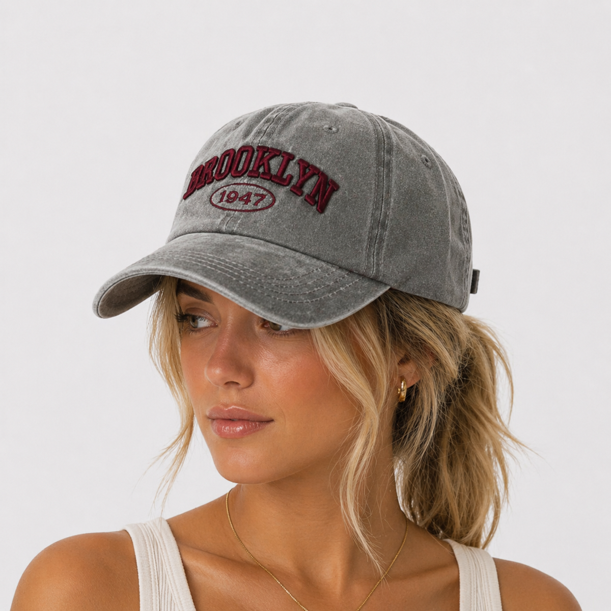 Casquette Streetwear Brooklyn Grise avec écriture rouge en coton 1947