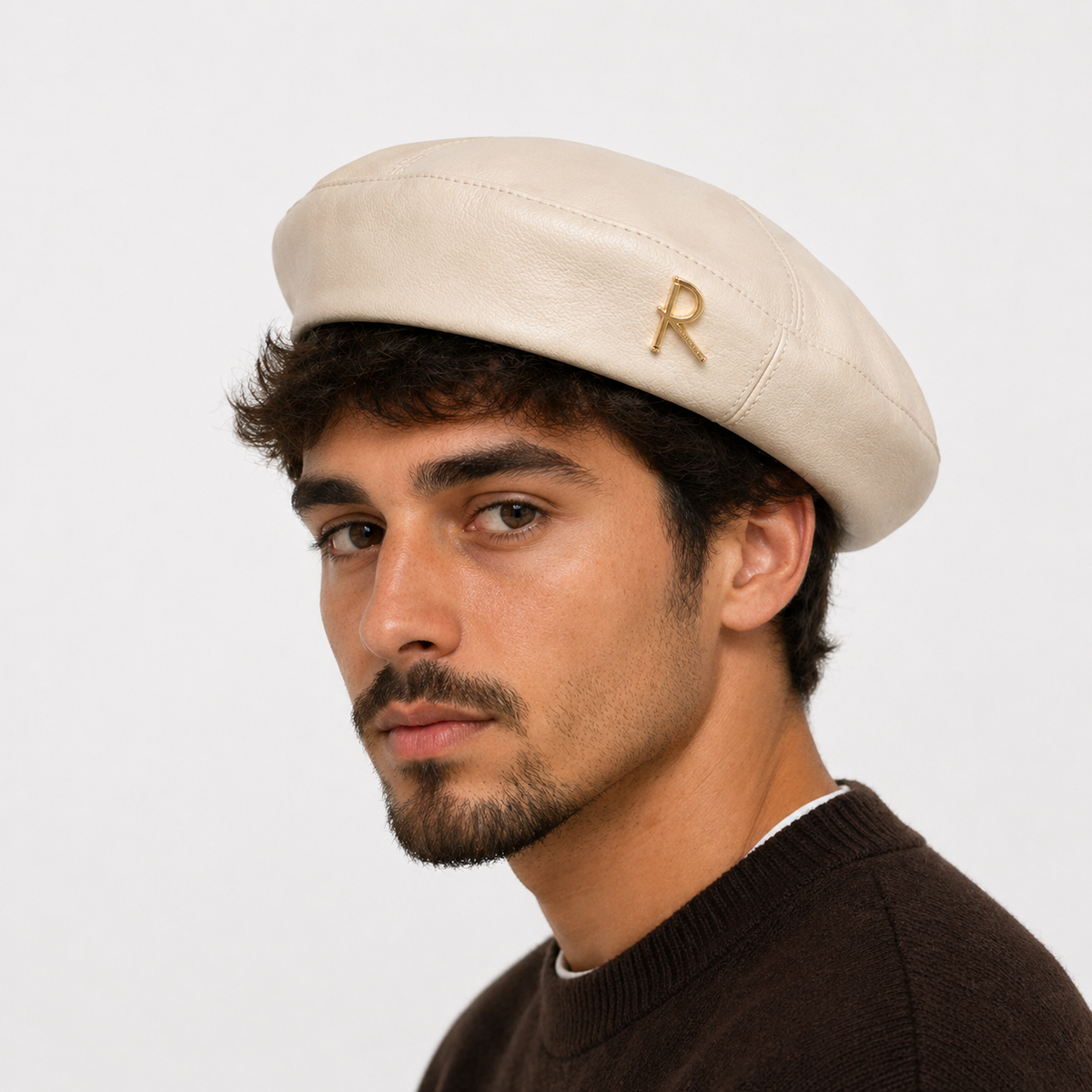Couvre chef Coréen Blanc avec Motif "R"