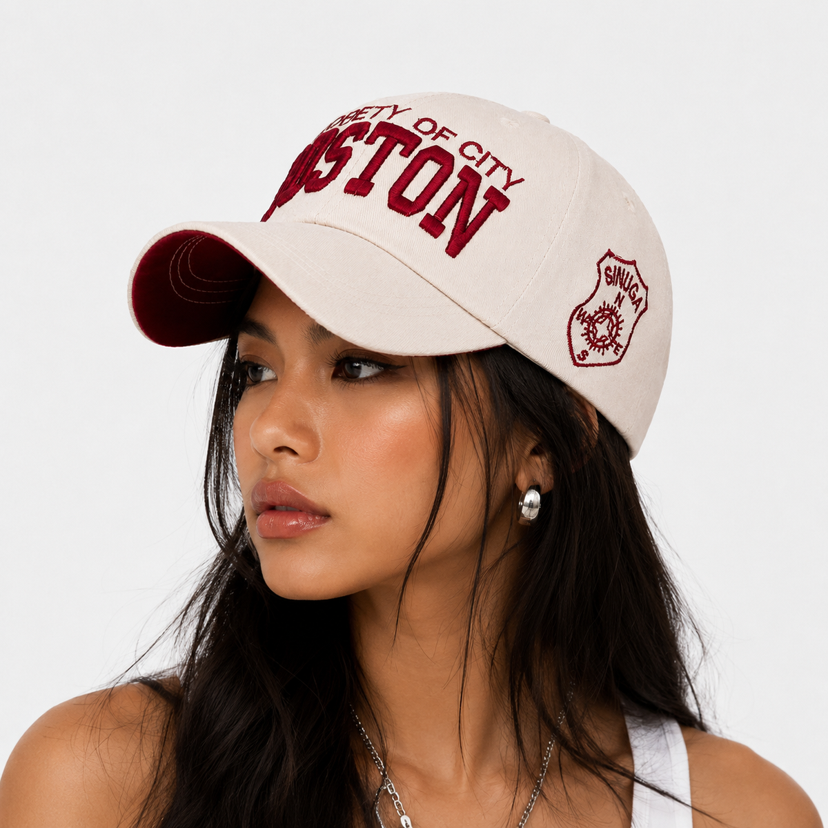 Casquette Boston Beige Broderie Bordeaux Style Casual