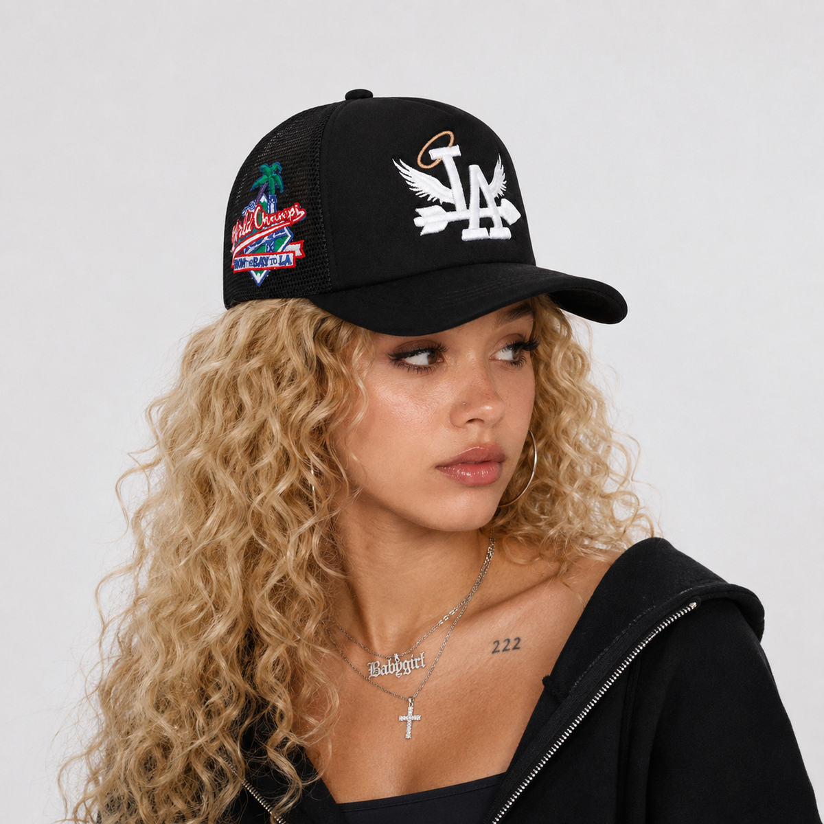 Casquette Snapback LA Noire – Broderie Blanche Style Urbain