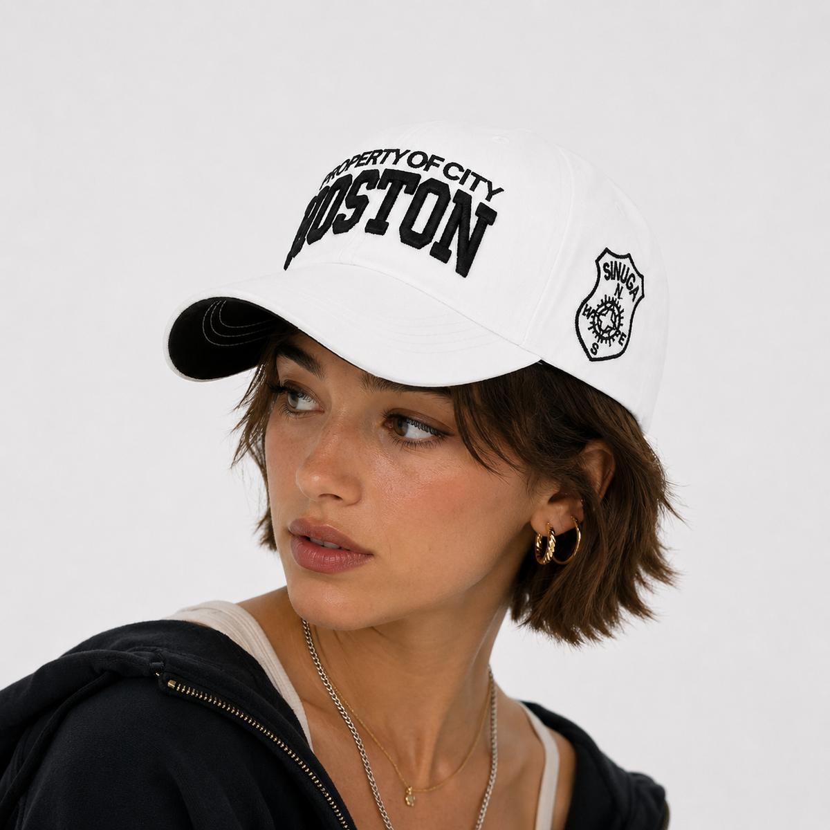 Casquette Boston Blanche Broderie Noire Premium